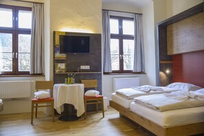 In-room safe, blackout curtains, free WiFi, bed sheets - JUFA Hotel Spital am Pyhrn (Spital am Pyhrn)
