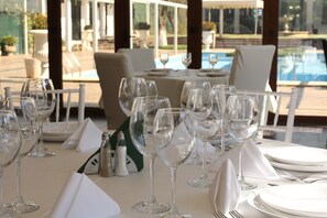 Breakfast, lunch, dinner served; international cuisine  - La Conac by Residence Hotels (Bucharest)