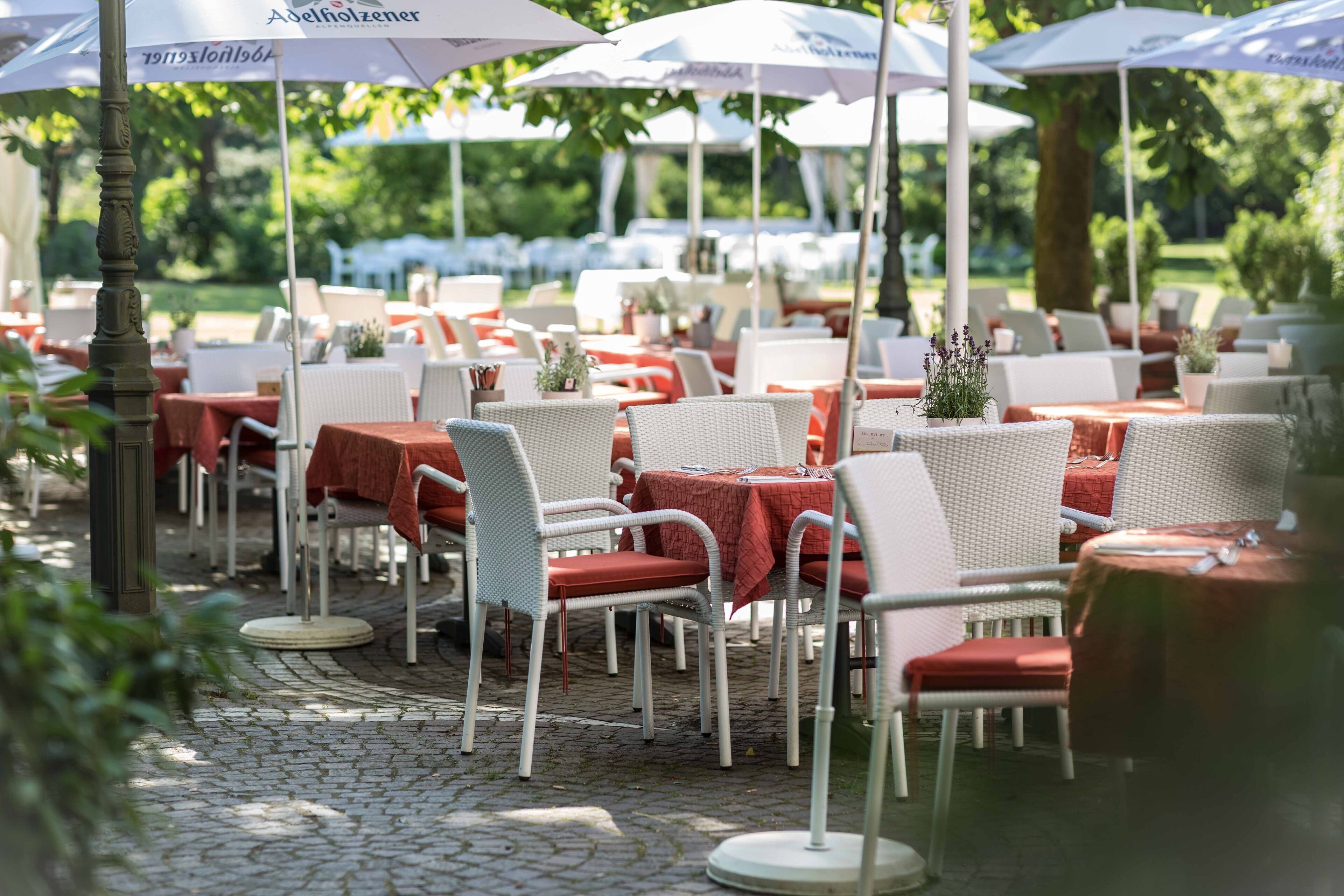 lunch, dinner served; international cuisine, garden views