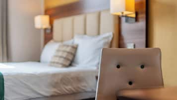 Double Room | Individually decorated, individually furnished, desk, laptop workspace