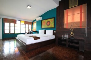 Superior Room | Desk, rollaway beds, free WiFi - Tony's Place Beds and Breakfast (Ayutthaya)