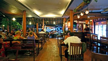 Breakfast, lunch, dinner served; international cuisine