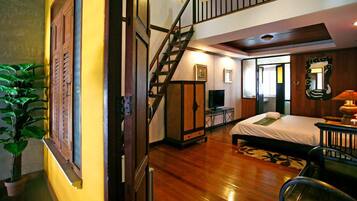 Family Room (Deluxe) | Desk, rollaway beds, free WiFi