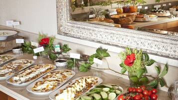 Free daily buffet breakfast