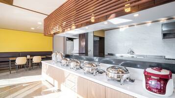 Ilmainen päivittäinen buffetaamiainen