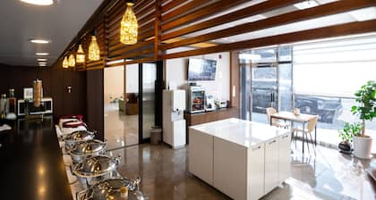 The 7 Business Hotel
