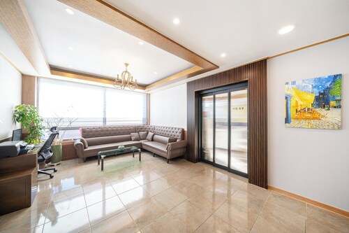 The 7 Business Hotel