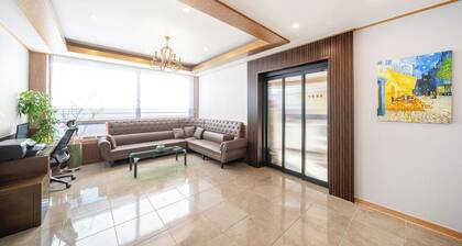 The 7 Business Hotel