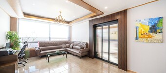 The 7 Business Hotel