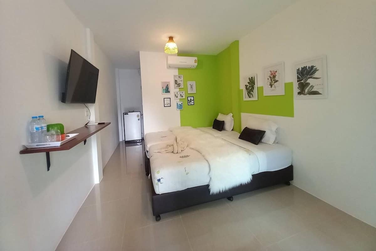 Twin Bed Room, Garden View | Desk, free WiFi, bed sheets