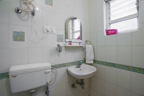 Standard Double or Twin Room, 1 Double Bed, Private Bathroom | Bathroom | Free toiletries, hair dryer, slippers, towels