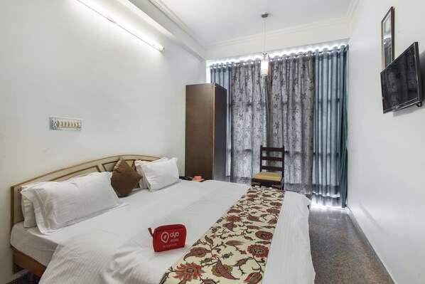 Standard Double or Twin Room, 1 Double Bed, Private Bathroom | In-room safe, desk, free WiFi