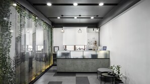Quầy tiếp tân