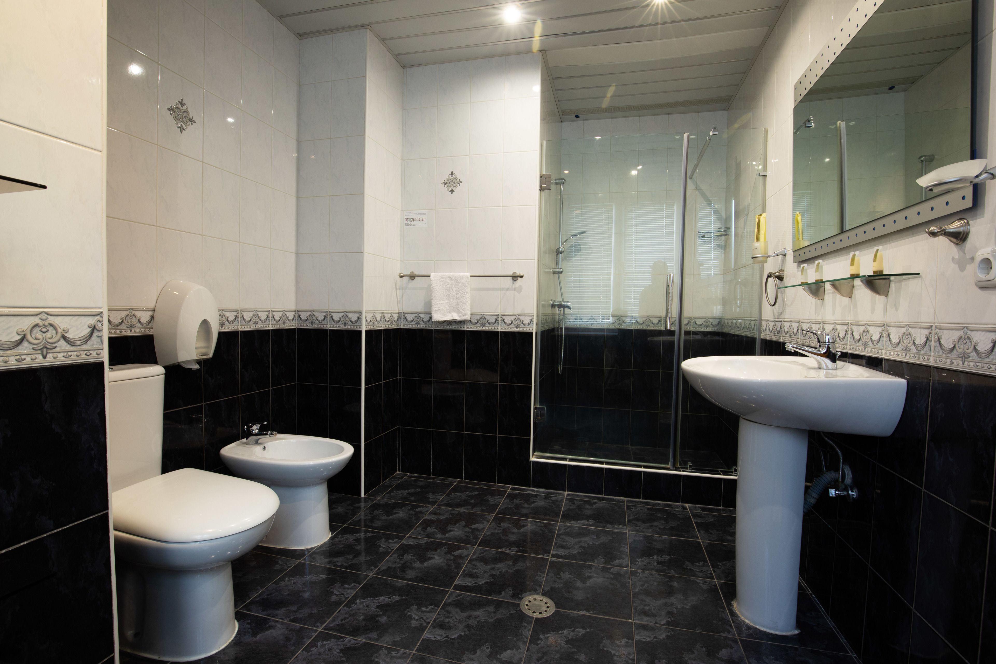 apartment, 2 bedrooms, balcony | bathroom | shower, free toiletries, hair dryer, bathrobes