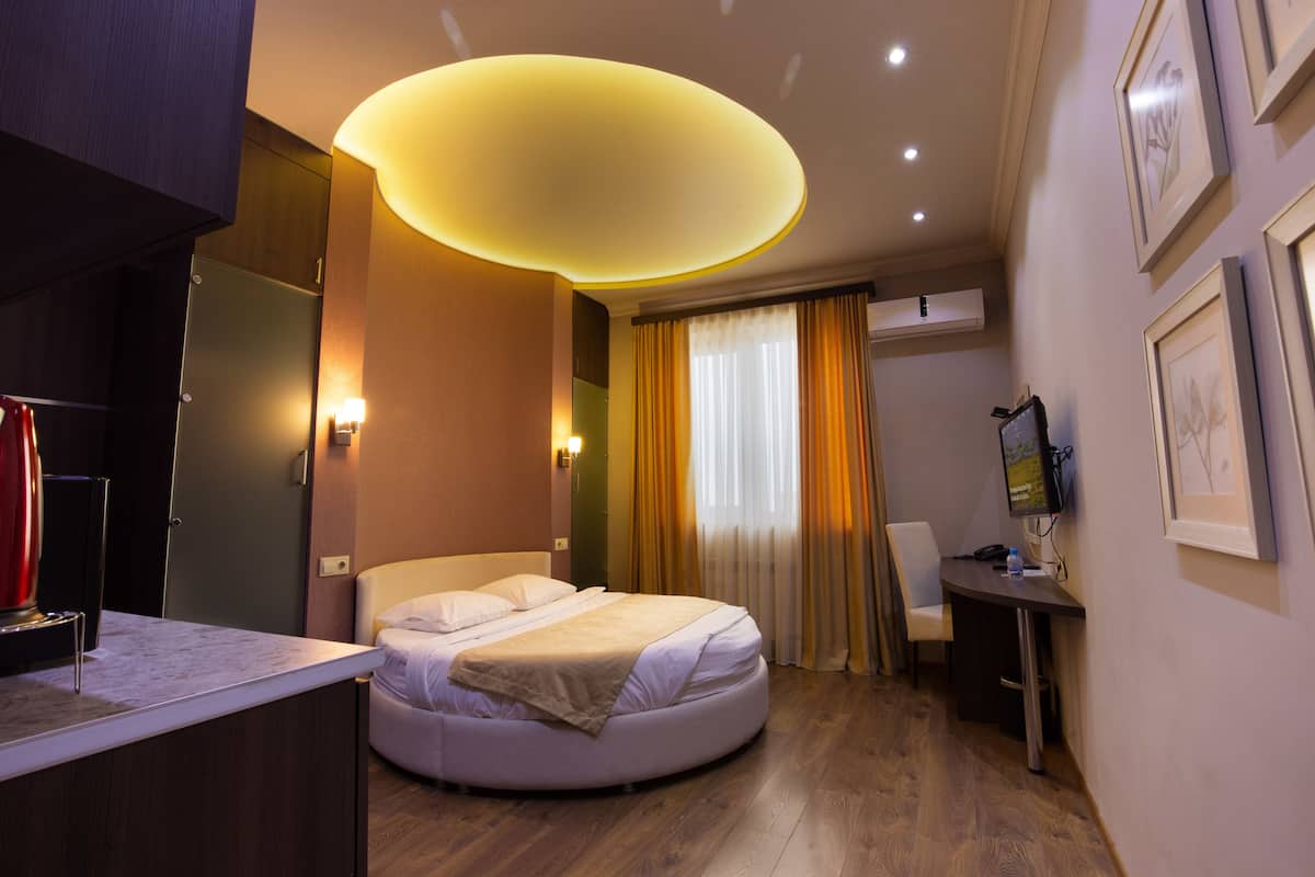 Studio | Lakens van Egyptisch katoen, luxe beddengoed, een minibar