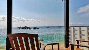 Biệt thự, quang cảnh bãi biển, sát bãi biển | 1 phòng ngủ, minibar, két bảo mật tại phòng, bàn