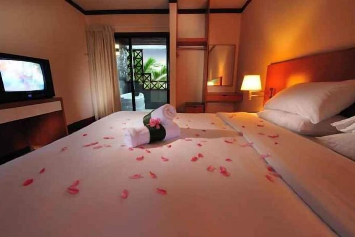 1 bedroom, minibar, in-room safe, desk