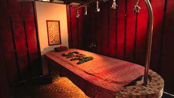 Soins corporels, soins d'aromathérapie, massages aux pierres chaudes
