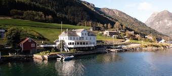Fjærland Fjordstove Hotell