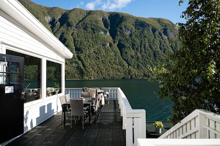 テラス / パティオ. Fjærland Fjordstove Hotell