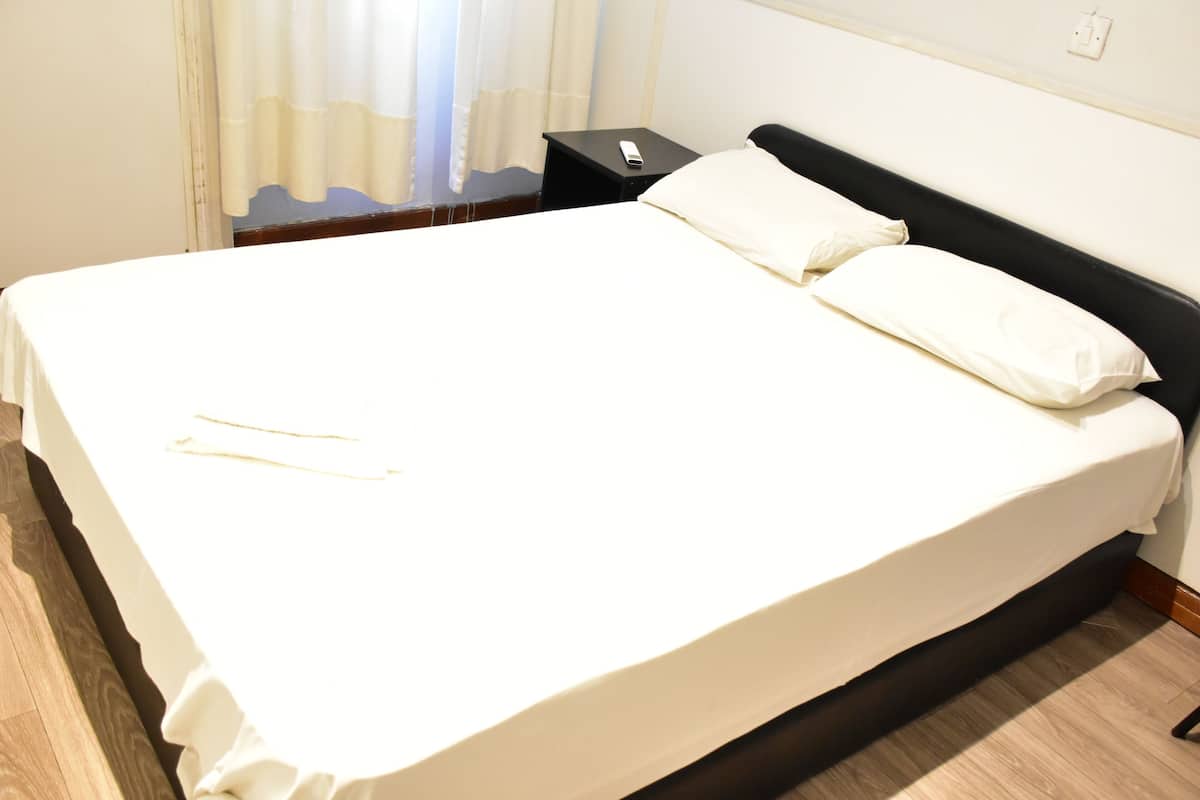 Habitación doble | Caja de seguridad en la habitación, wifi gratis y ropa de cama