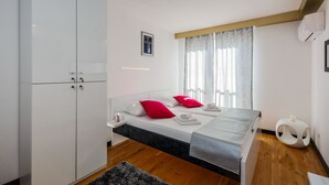 Chambre Standard Double ou avec lits jumeaux, 1 chambre, vue partielle sur la mer