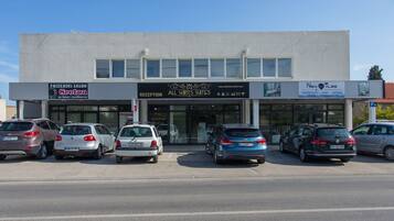 Parken ohne Service (10 EUR pro Aufenthalt)