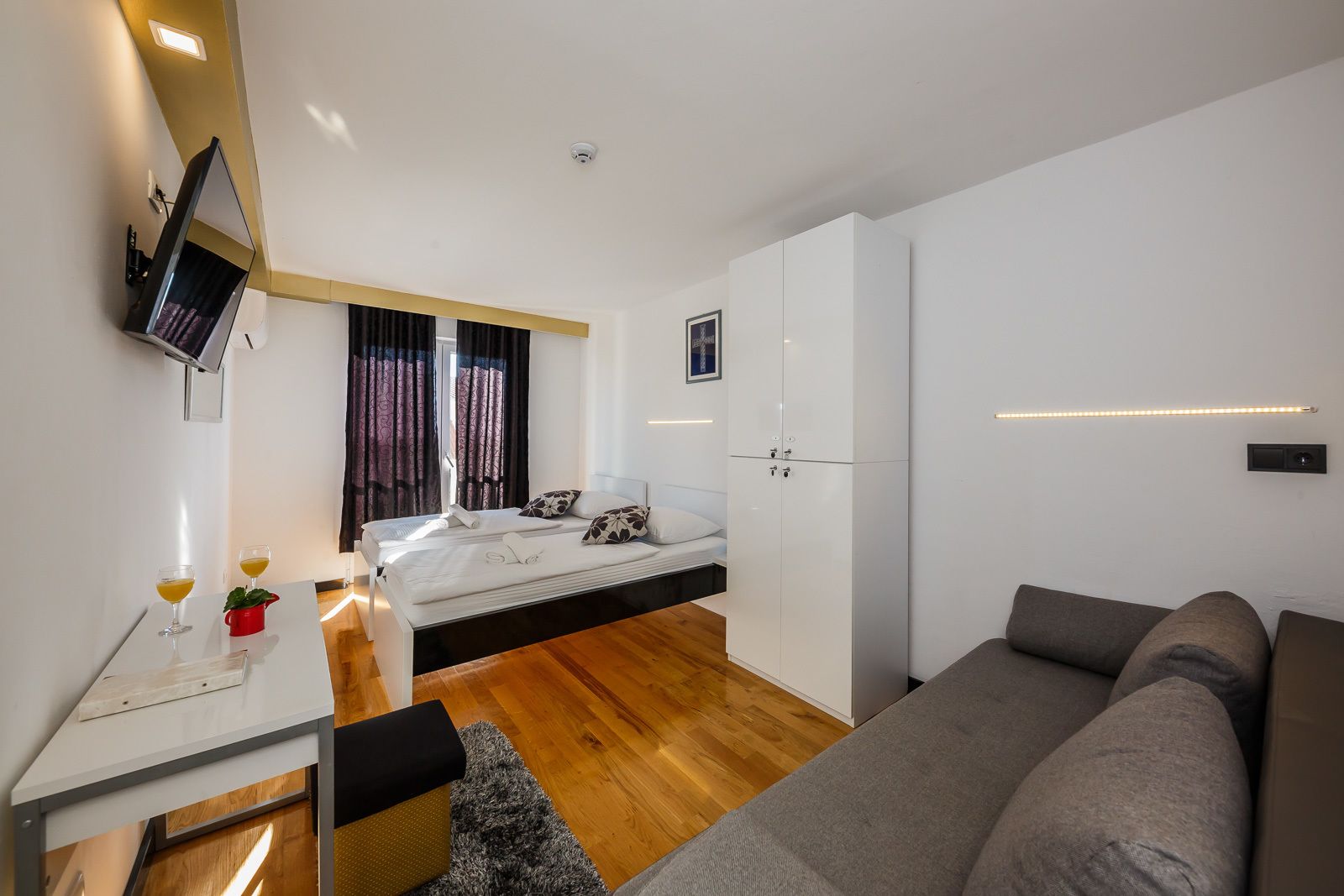 Standard Double or Twin Room, 1 Bedroom, Partial Sea View | Desk, blackout drapes, free WiFi, bed sheets