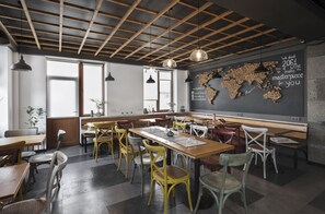 Shared Dormitory, Women only with private bathroom, Non Smoking , City View (4 Beds) | Restauración