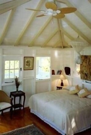 1 bedroom, premium bedding, desk, free WiFi - Fire Fly Cottage (Westbury)