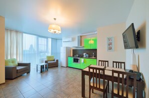 Business Studio, 1 Bedroom, Kitchen | Premium bedding, minibar, in-room safe, desk - Degas Lite Hotel (Voronezh)