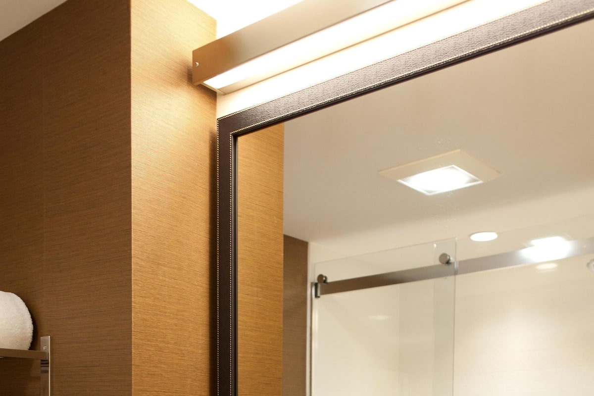 suite, 1 king bed with sofa bed | bathroom | free toiletries, hair dryer, towels