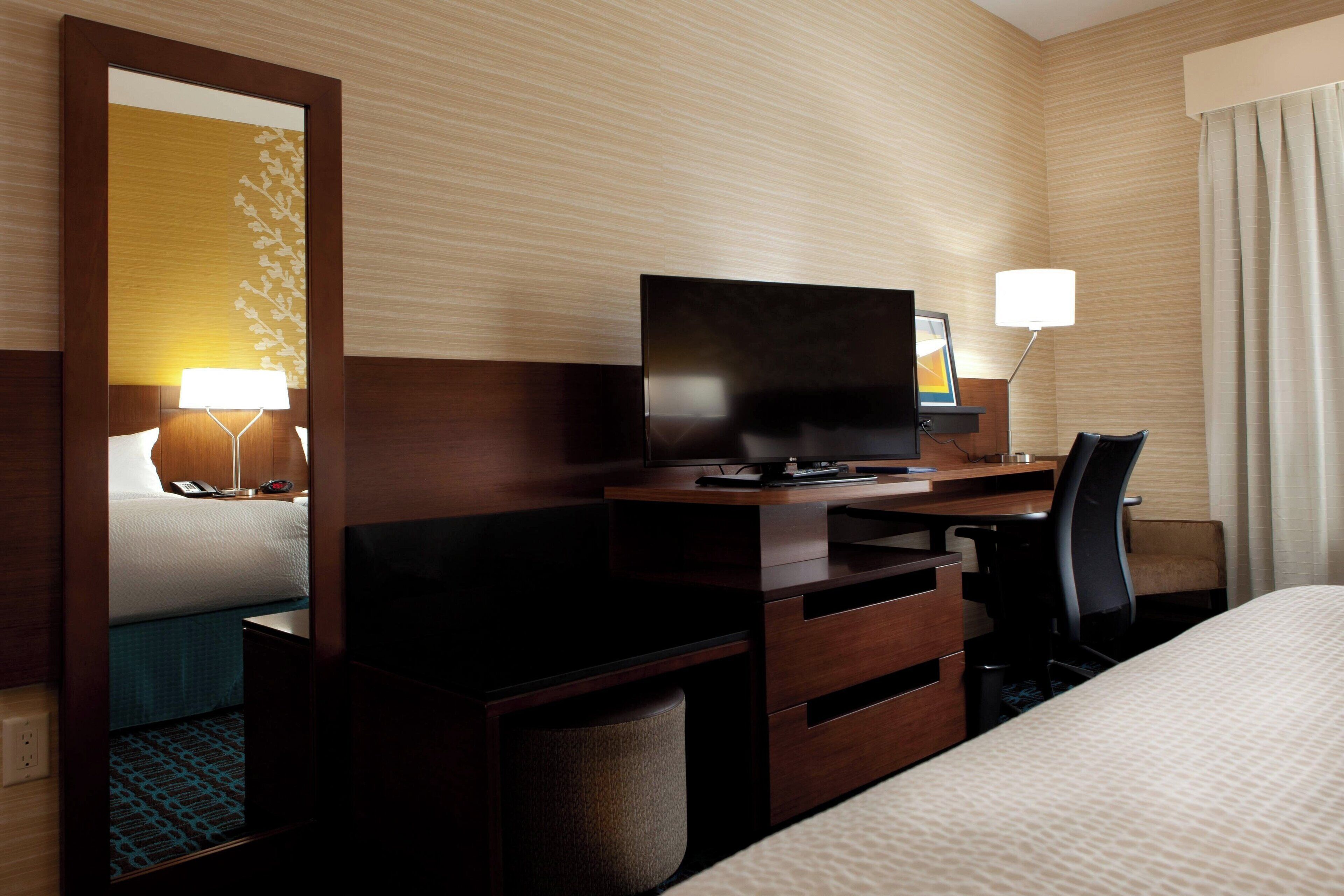 in-room safe, desk, iron/ironing board, free wifi