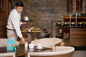 Breakfast, lunch, dinner served; international cuisine