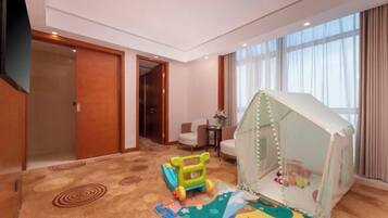Minibar, in-room safe, alarm clocks