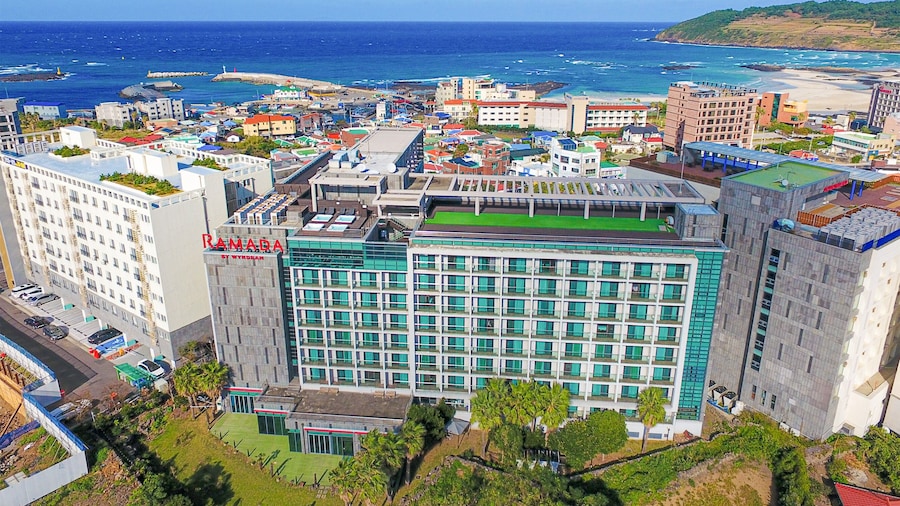 济州拉玛达汉德海滩酒店
