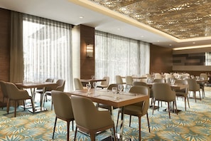 Breakfast, lunch, dinner served; local and international cuisine
