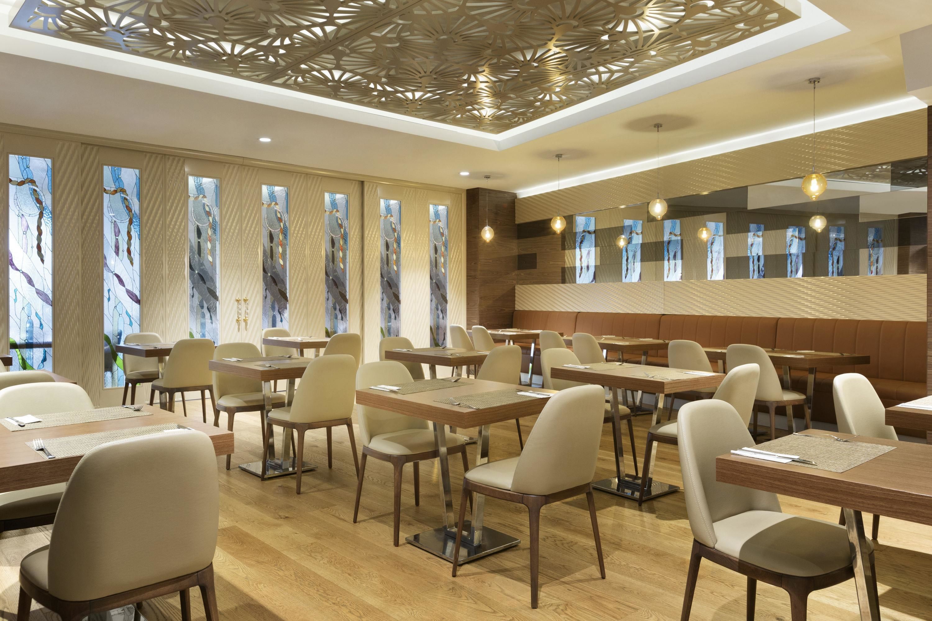 daily cooked-to-order breakfast (try 60 per person)