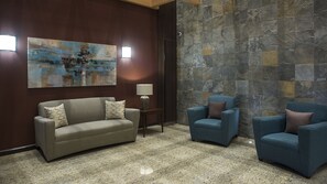 Interior entrance - Staybridge Suites Puebla by IHG (Puebla)