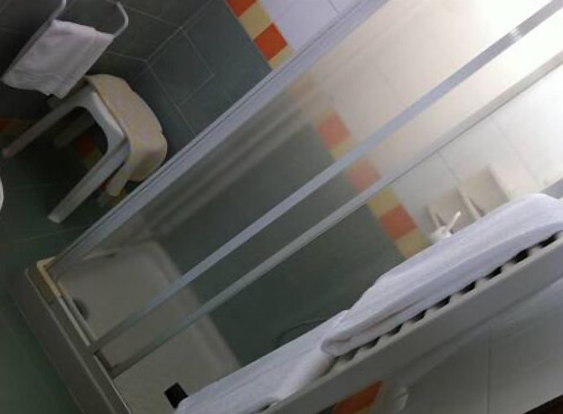 triple room | bathroom | shower, free toiletries, hair dryer, slippers