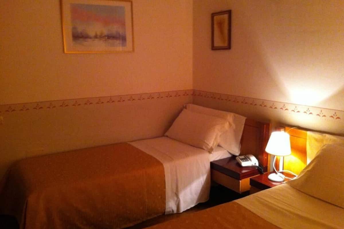 triple room | 1 bedroom, in-room safe, free wifi, bed sheets