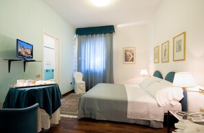 In-room safe, free WiFi, bed sheets