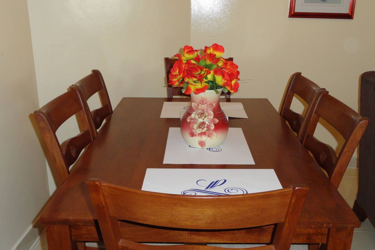 Repas dans la chambre