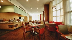 Dining - Lavender Hotel (Dubai)