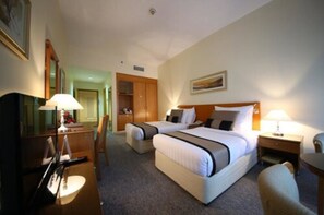 Standard Twin Room | Premium bedding, minibar, in-room safe, desk - Lavender Hotel (Dubai)