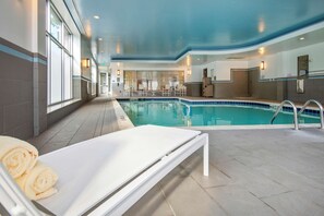 Indoor pool, pool loungers - DoubleTree by Hilton Asheville Downtown (Asheville)