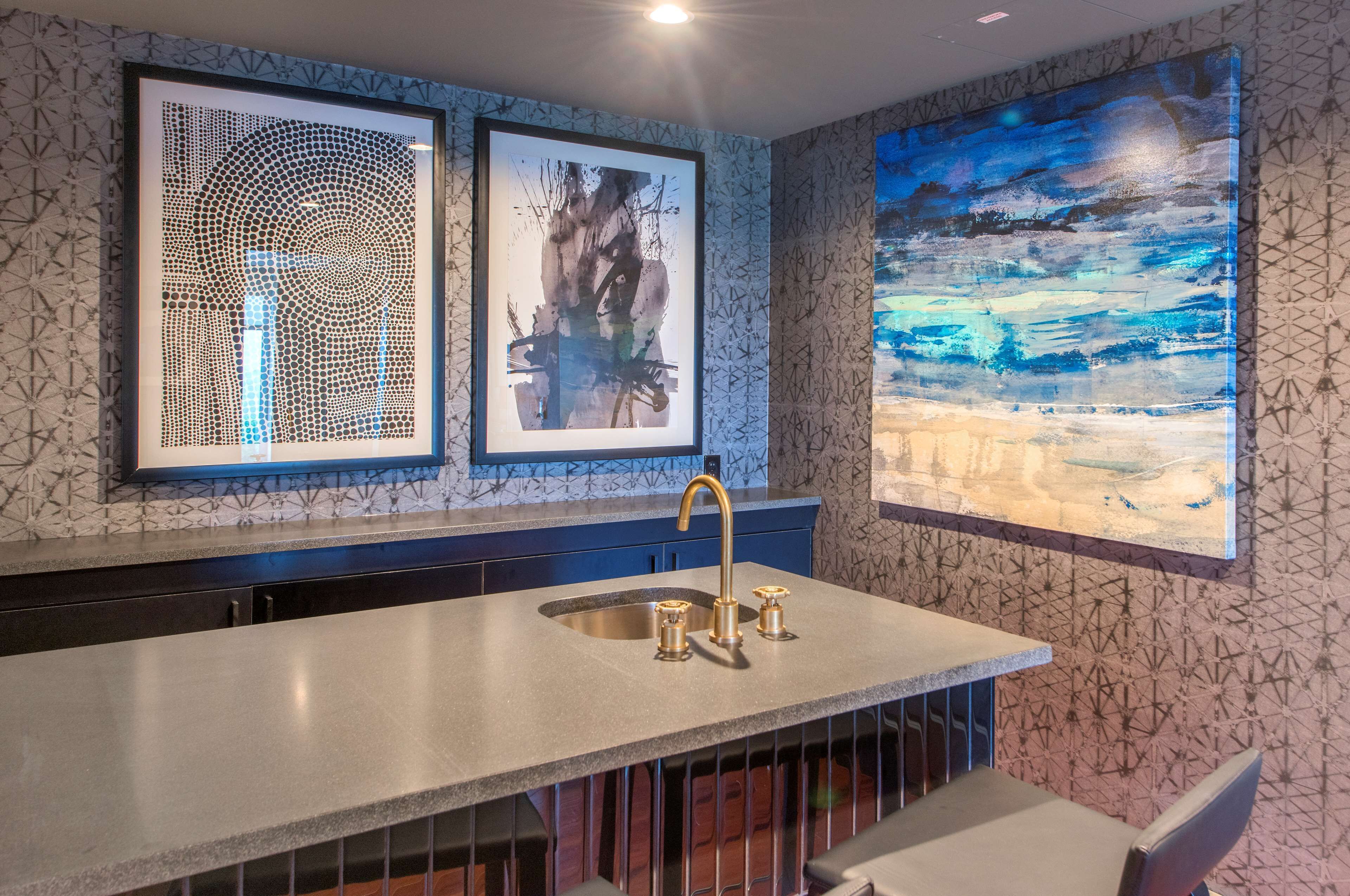 suite, 1 king bed (groom) | minibar