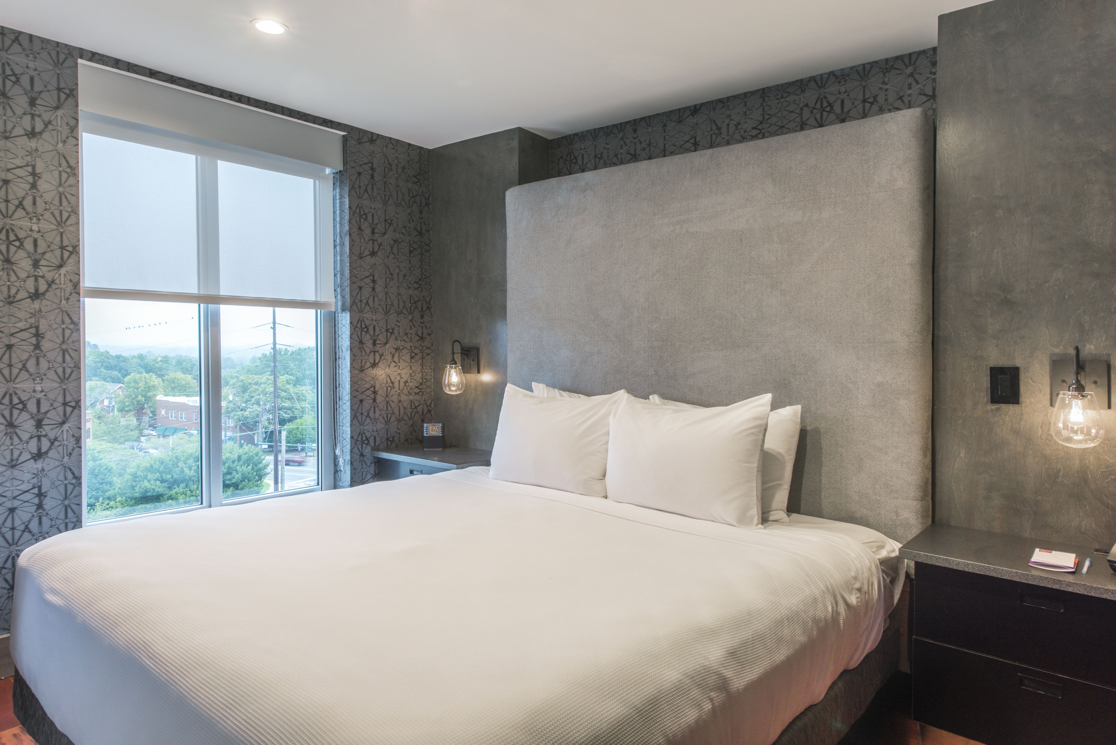 premium bedding, in-room safe, desk, laptop workspace