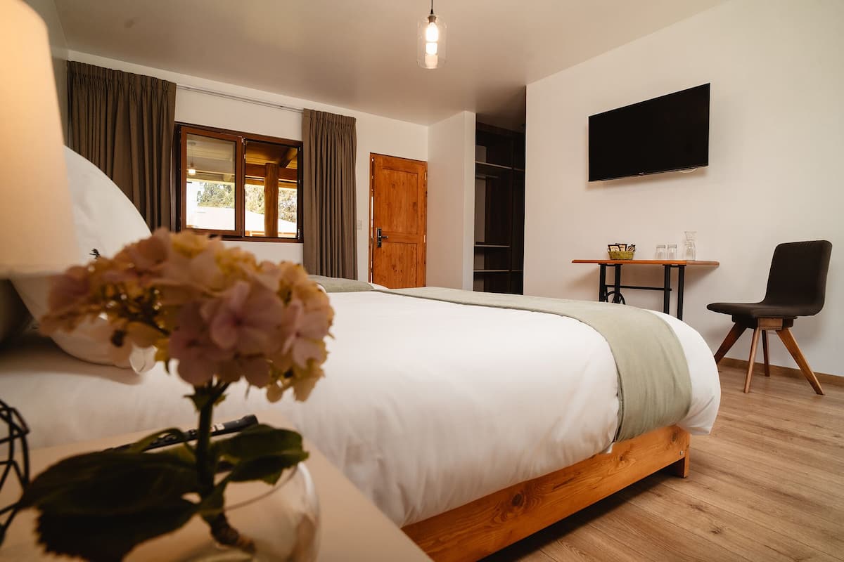 Superior Room, 1 King Bed, Balcony | 1 bedroom, desk, laptop workspace, free WiFi