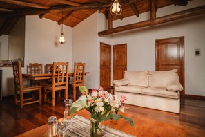 Villa, Gartenblick | Schreibtisch, laptopgeeigneter Arbeitsplatz, kostenlose Babybetten